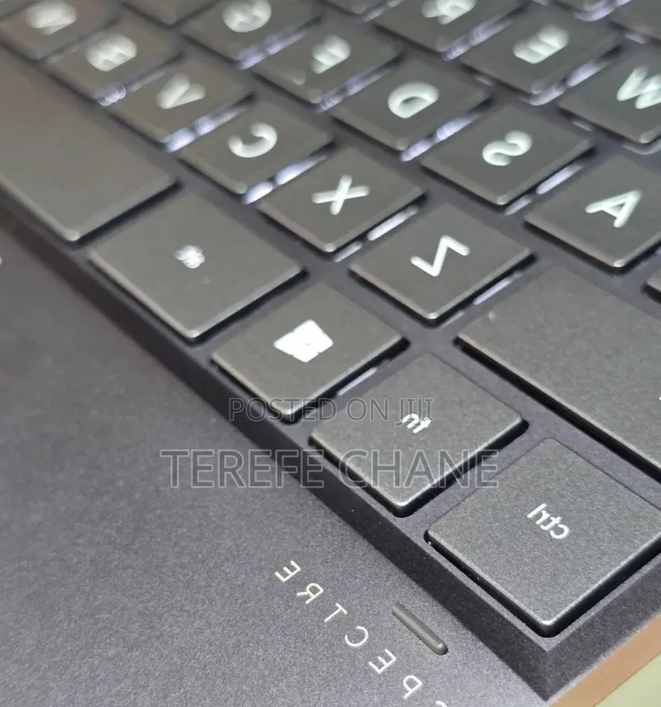 New Laptop HP Spectre X360 16GB Intel Core i7 SSD 1T