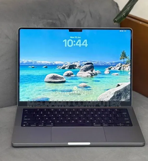 New Laptop Apple MacBook Pro 2021 M1 16GB Apple M1 SSD 1T
