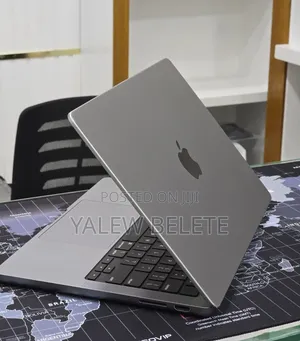 New Laptop Apple MacBook Pro 8GB Apple M3 Pro SSD 512GB