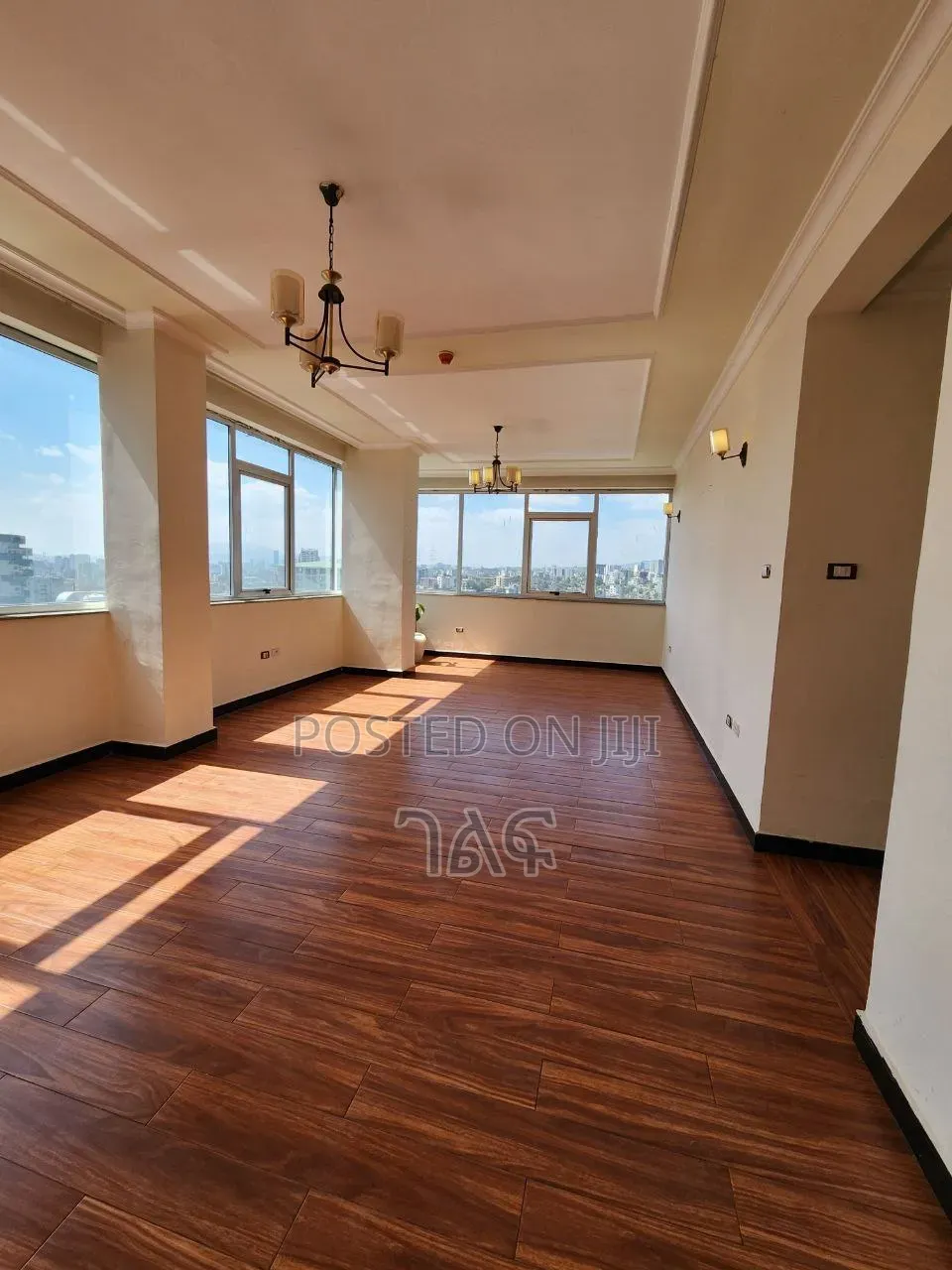 2bdrm Apartment in መገናኛ:ሾላ ገበያ, Bole for sale