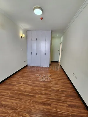 2bdrm Apartment in መገናኛ:ሾላ ገበያ, Bole for sale