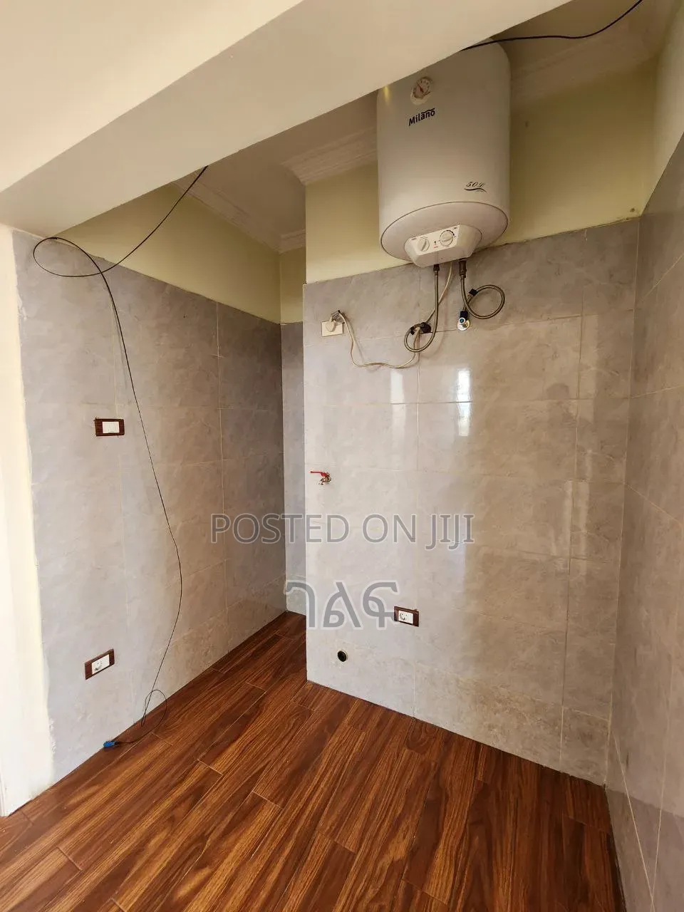 2bdrm Apartment in መገናኛ:ሾላ ገበያ, Bole for sale
