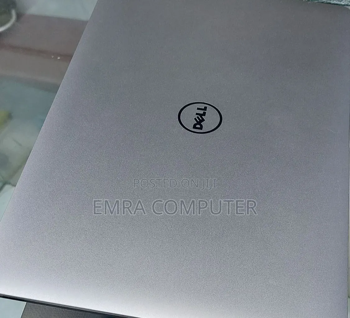 New Laptop Dell XPS 15 16GB Intel Core i9 SSD 512GB