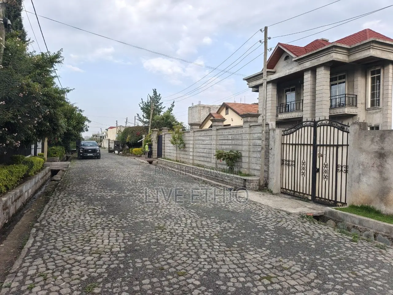 7bdrm House in Yeka for rent