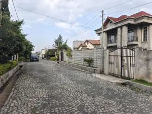7bdrm House in Yeka for rent
