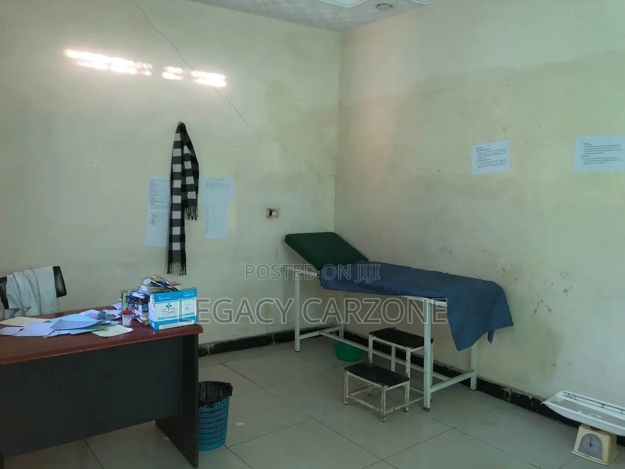 12bdrm House in Akaky Kaliti for sale
