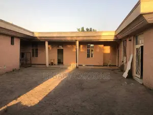 12bdrm House in Akaky Kaliti for sale