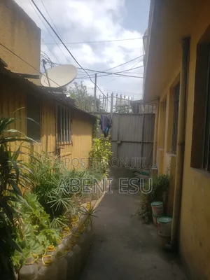 Furnished 4bdrm Villa in Bole for sale