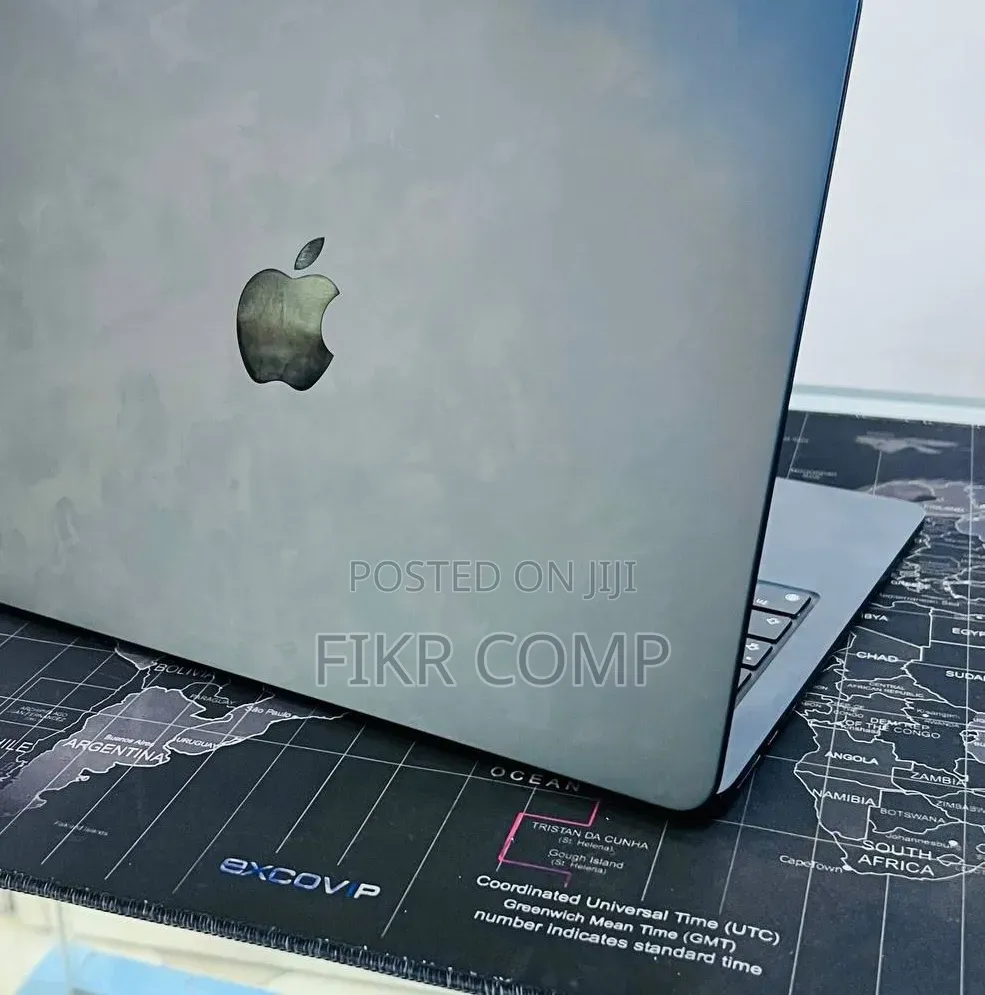 New Laptop Apple MacBook Air 2022 M2 16GB Apple M2 SSD 512GB