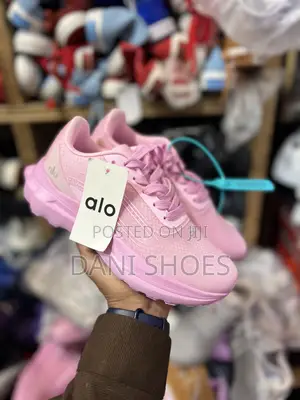 Alo Yoga Runner