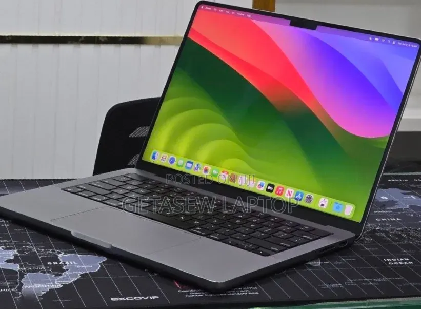 New Laptop Apple MacBook Pro 2023 M3 8GB Apple M3 SSD 512GB