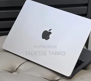 New Laptop Apple MacBook Air 2022 M2 8GB Apple M2 SSD 256GB