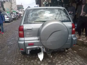Toyota RAV4 1.8 2005 Silver