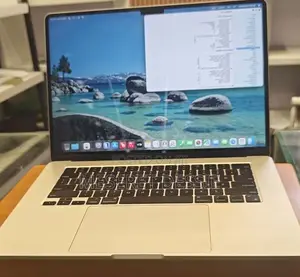 New Laptop Apple MacBook Air 2024 M3 8GB Apple M3 SSD 256GB