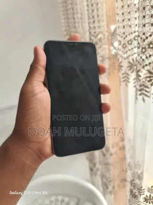Apple iPhone 11 Pro Max 64 GB Gold