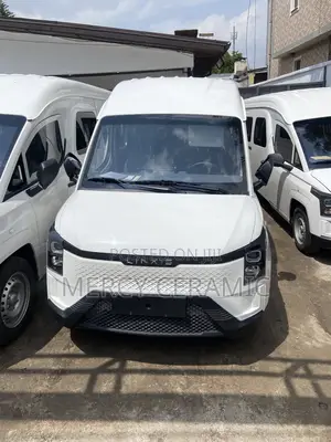 New Bus 2025 White