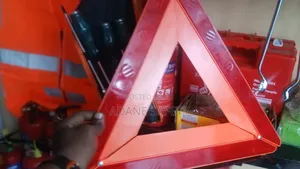 ለጥንቁቅ ሹፌሮች ብቻ ሶስት መዓዘን አንፀባራቂ Reflective Warning Triangle