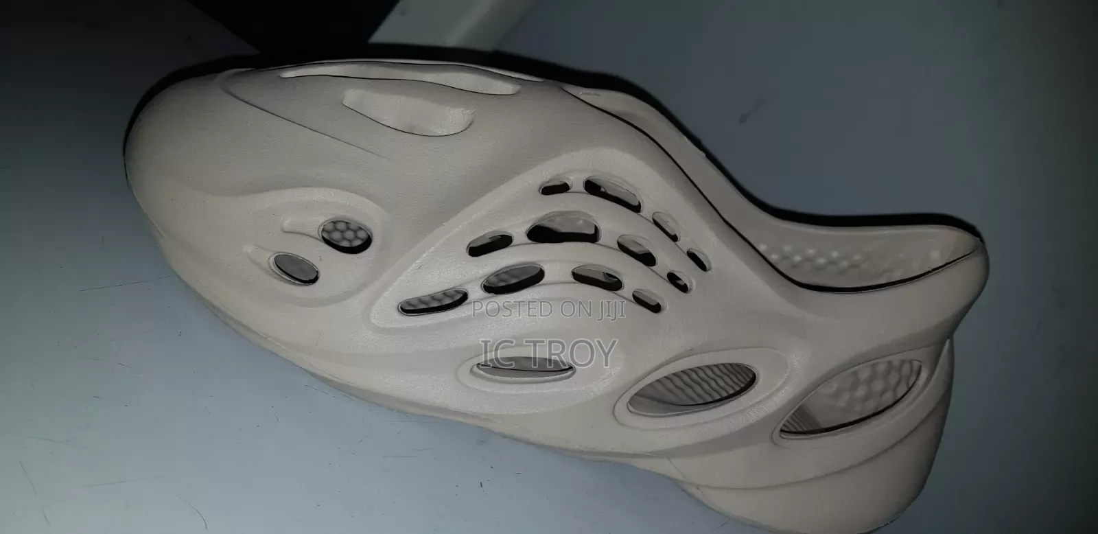 Yeezy Foam [] Runner