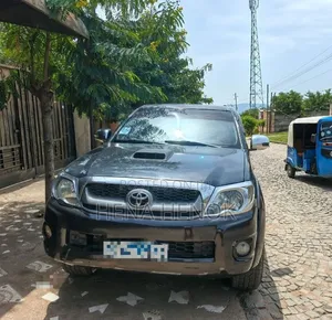 Toyota Hilux 2009 Black