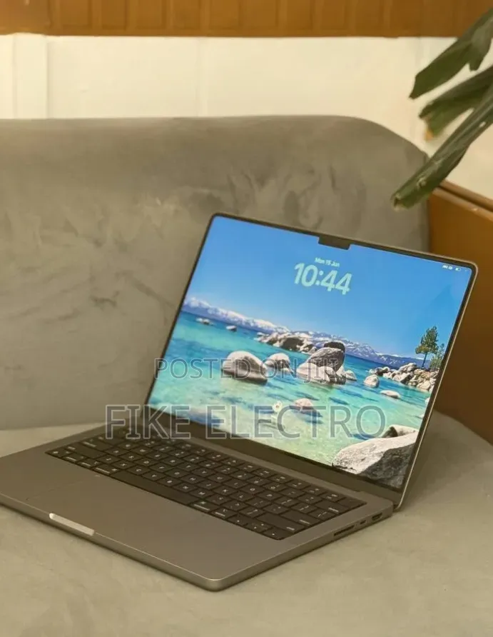 New Laptop Apple MacBook Pro 2021 M1 16GB Apple M1 Pro SSD 1T