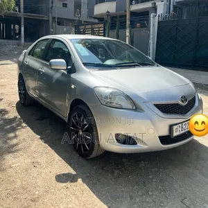Toyota Yaris 2008 Gray