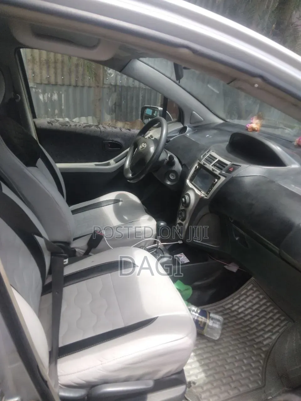 Toyota Yaris 2009 Silver