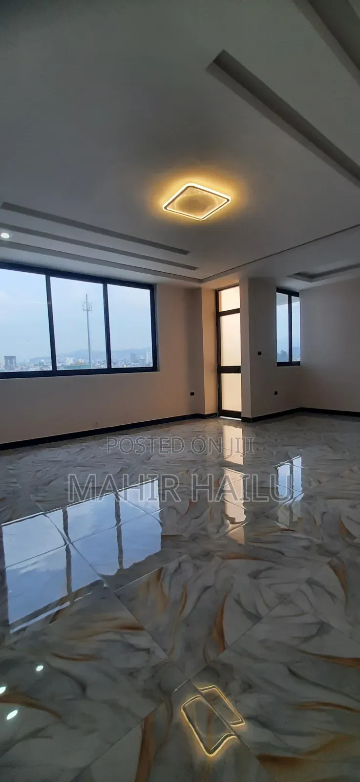 5bdrm Apartment in Real, Bole for rent
