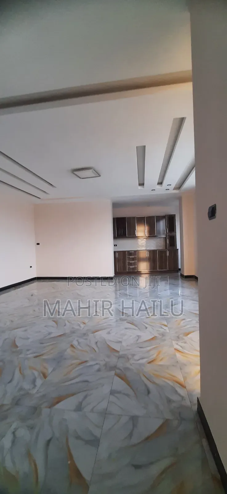 5bdrm Apartment in Real, Bole for rent