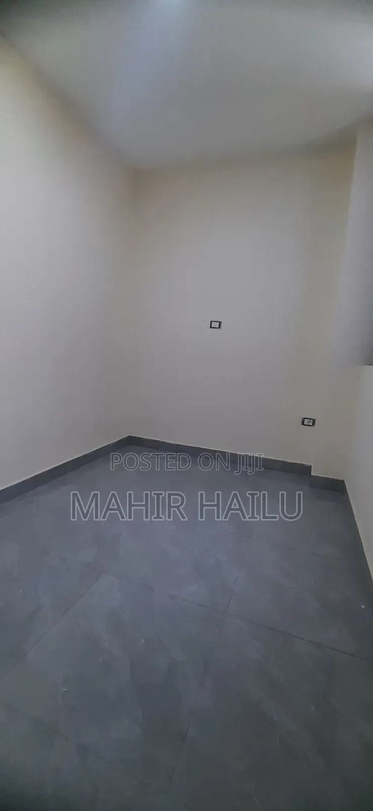 5bdrm Apartment in Real, Bole for rent