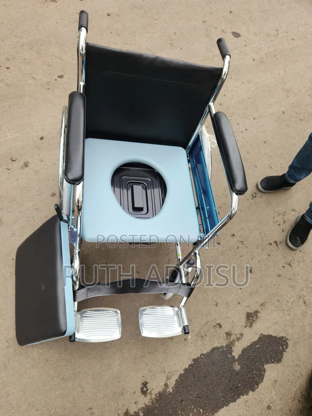 Entros Lightweight Wheelchair With Commode Seat Cushion and Poty