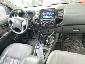 Toyota Hilux 2013 Blue