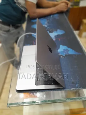 New Laptop Apple MacBook Pro 2021 M1 16GB Apple M1 SSD 512GB