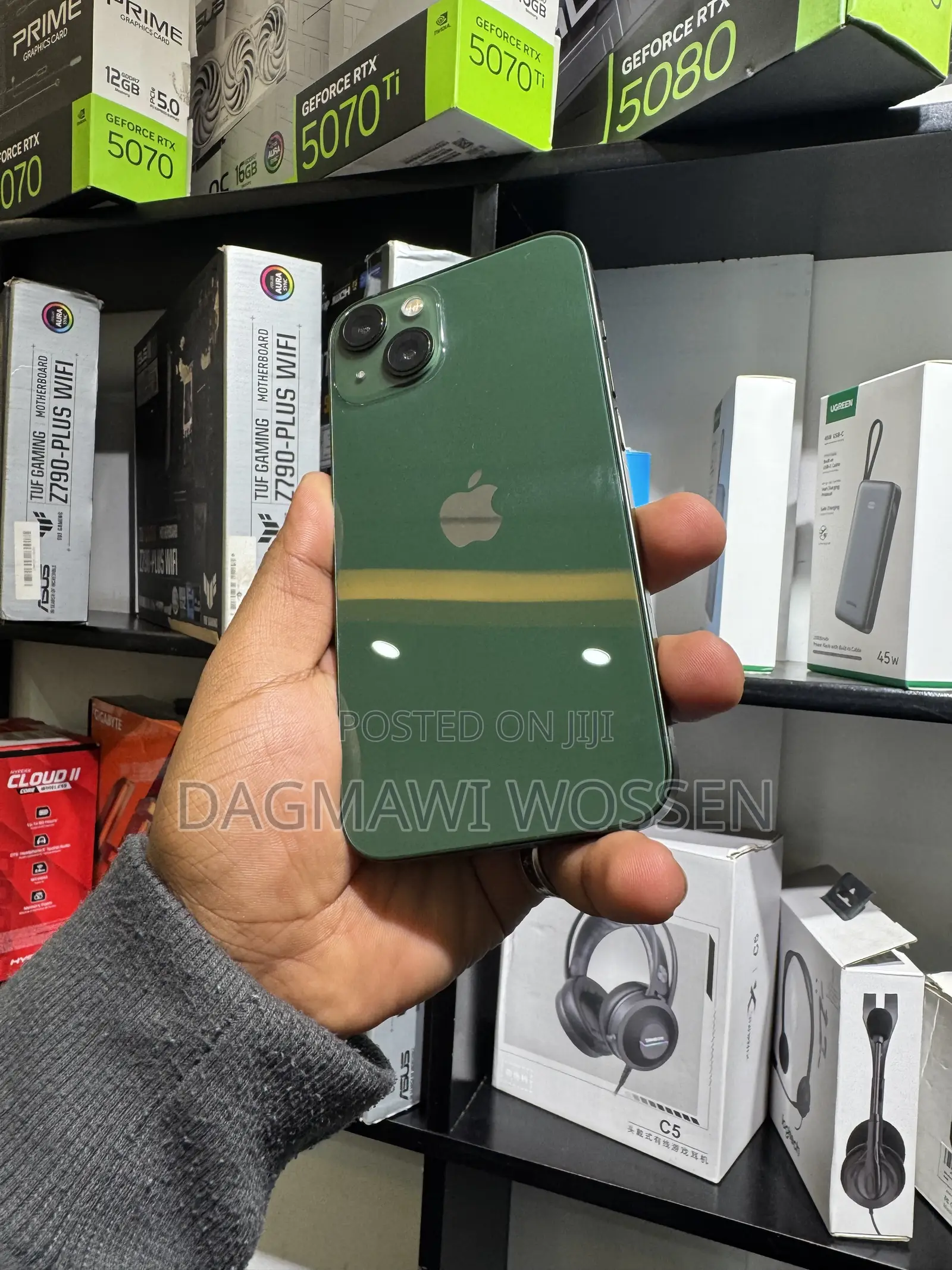 New Apple iPhone 13 256 GB Green