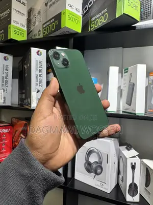 New Apple iPhone 13 256 GB Green