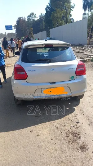 New Suzuki Swift 2023 Silver