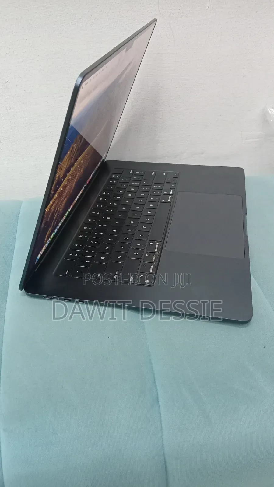 New Laptop Apple MacBook Air 2024 M3 8GB Apple M3 SSD 256GB