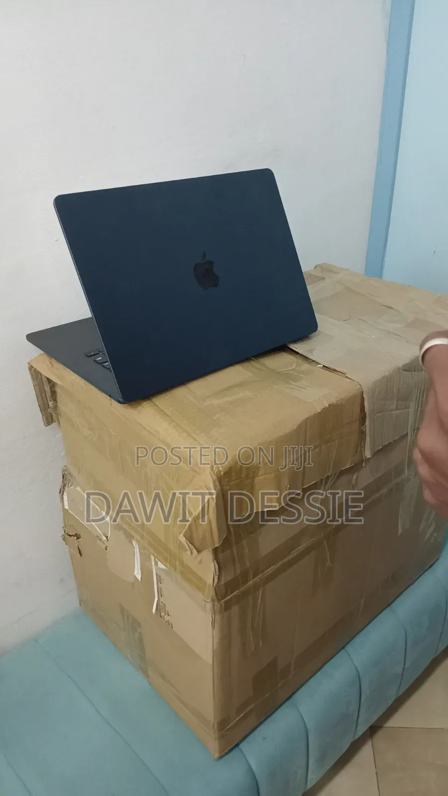 New Laptop Apple MacBook Air 2024 M3 8GB Apple M3 SSD 256GB