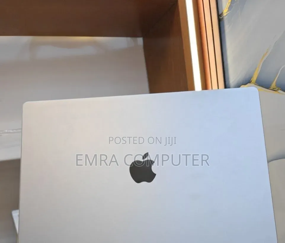 New Laptop Apple MacBook Pro 2021 M1 16GB Apple M1 Pro SSD 512GB
