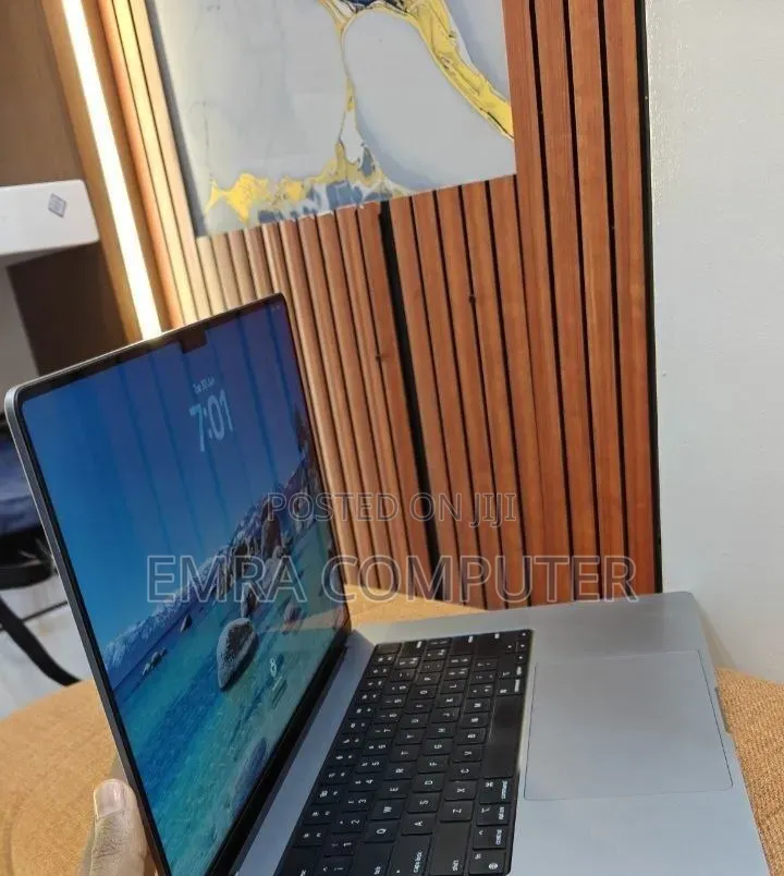 New Laptop Apple MacBook Pro 2021 M1 16GB Apple M1 Pro SSD 512GB