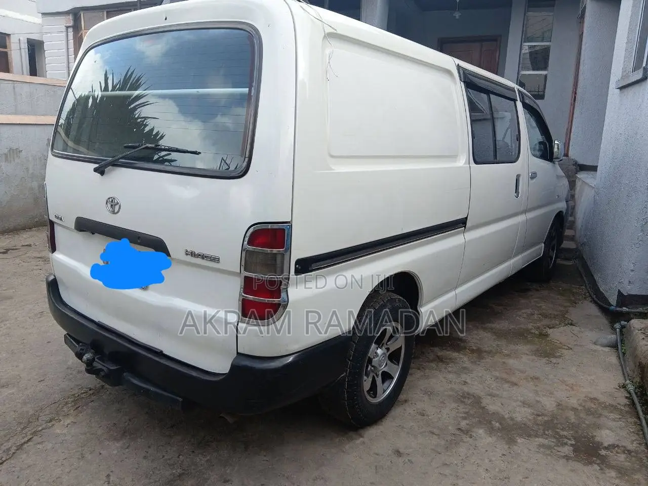 Toyota HiAce 2007 White