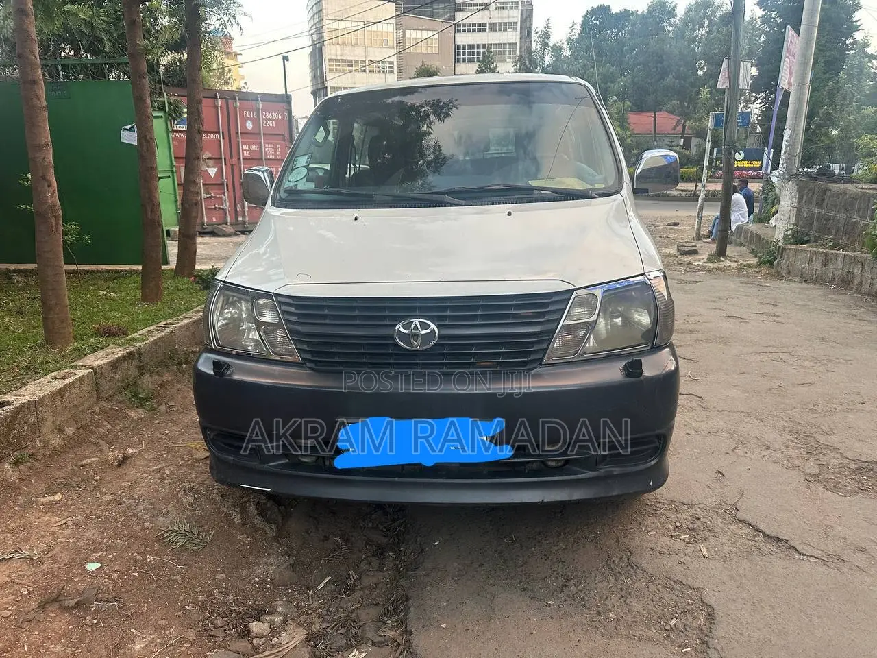 Toyota HiAce 2007 White
