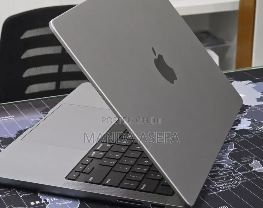 New Laptop Apple MacBook Pro 2023 M3 8GB Apple M3 Pro SSD 512GB