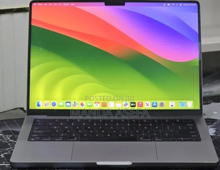 New Laptop Apple MacBook Pro 2023 M3 8GB Apple M3 Pro SSD 512GB