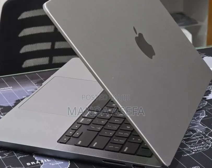 New Laptop Apple MacBook Pro 2023 M3 8GB Apple M3 Pro SSD 512GB