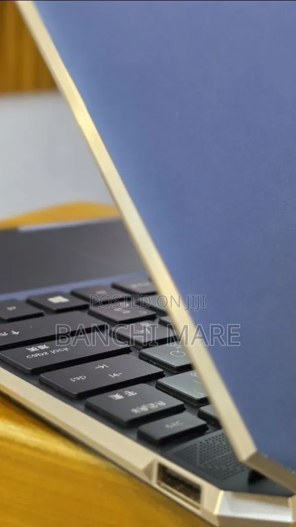 New Laptop HP Spectra 13 16GB Intel Core i7 SSD 1T