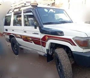 Toyota Land Cruiser 2012 White