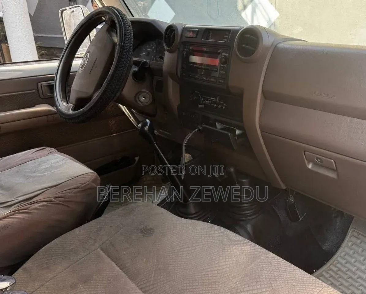 Toyota Land Cruiser 2012 White