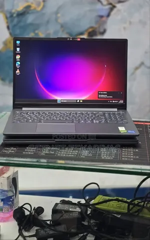 New Laptop Lenovo LOQ 15ARP9 12GB Intel Core i5 SSD 512GB