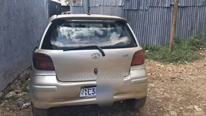 Toyota Vitz 2002 Gold