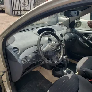 Toyota Vitz 2002 Gold